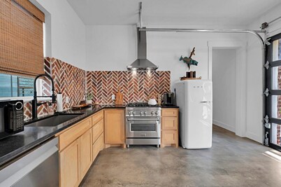 DogTrot Hotel- Downstairs Apartment