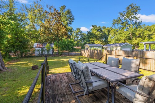 Charming 3BR Downtown Natchitoches Home, 1.5 Bath, Walking Distance to Front St