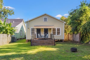Exterior - Charming 3BR Downtown Natchitoches Home, 1.5 Bath, Walking Distance to Front St (Natchitoches)