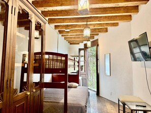 Schreibtisch, Bügeleisen/Bügelbrett, kostenloses WLAN, Bettwäsche