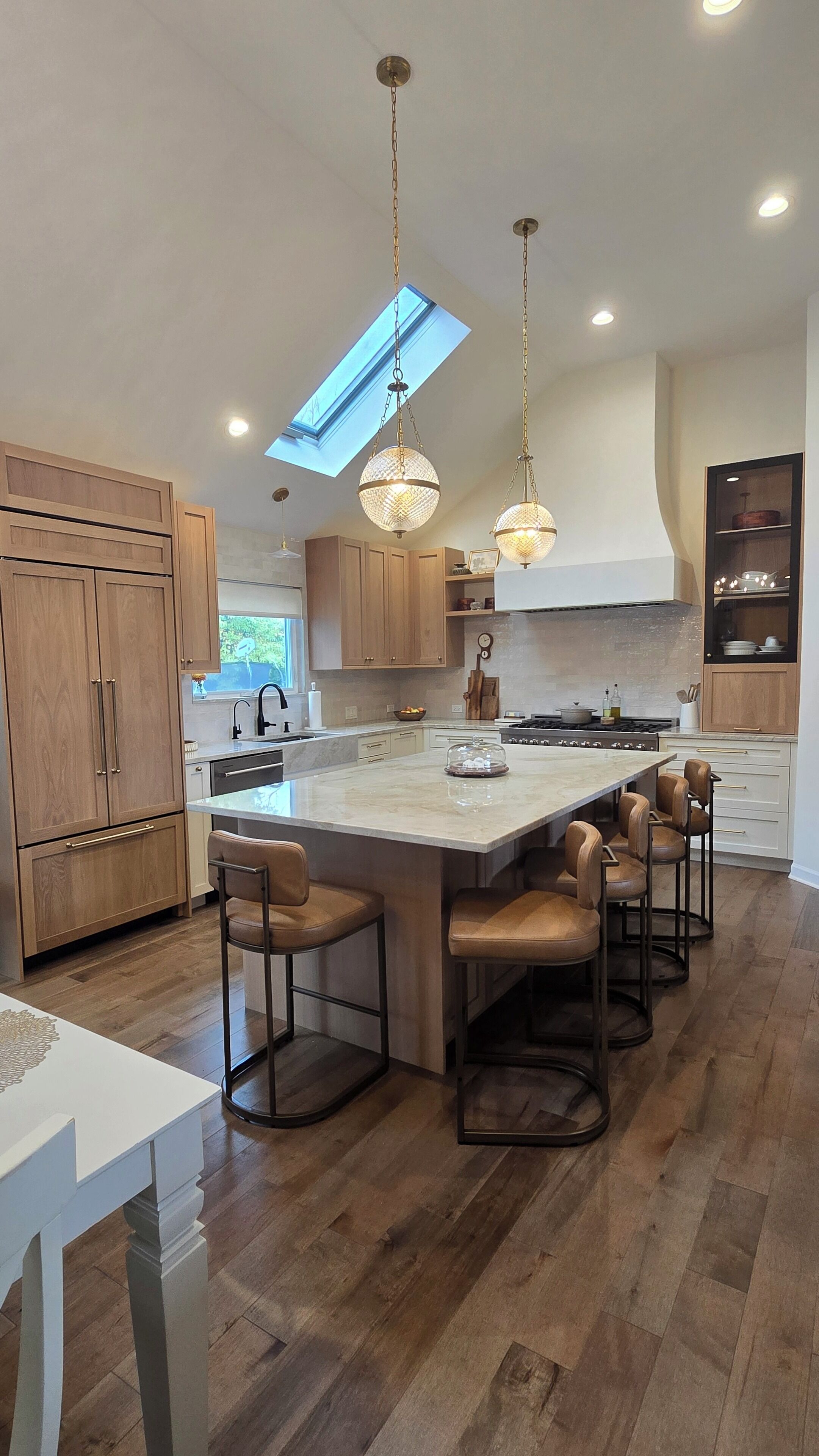 Mikroaaltouuni, uuni, liesi, astianpesukone