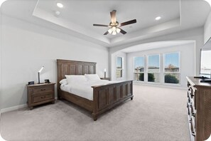 5 habitaciones, tabla de planchar con plancha, wifi y ropa de cama