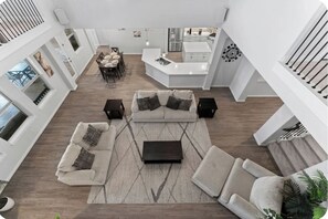 Televisión y chimenea