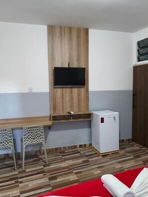 Quadruple Room | Desk, free WiFi