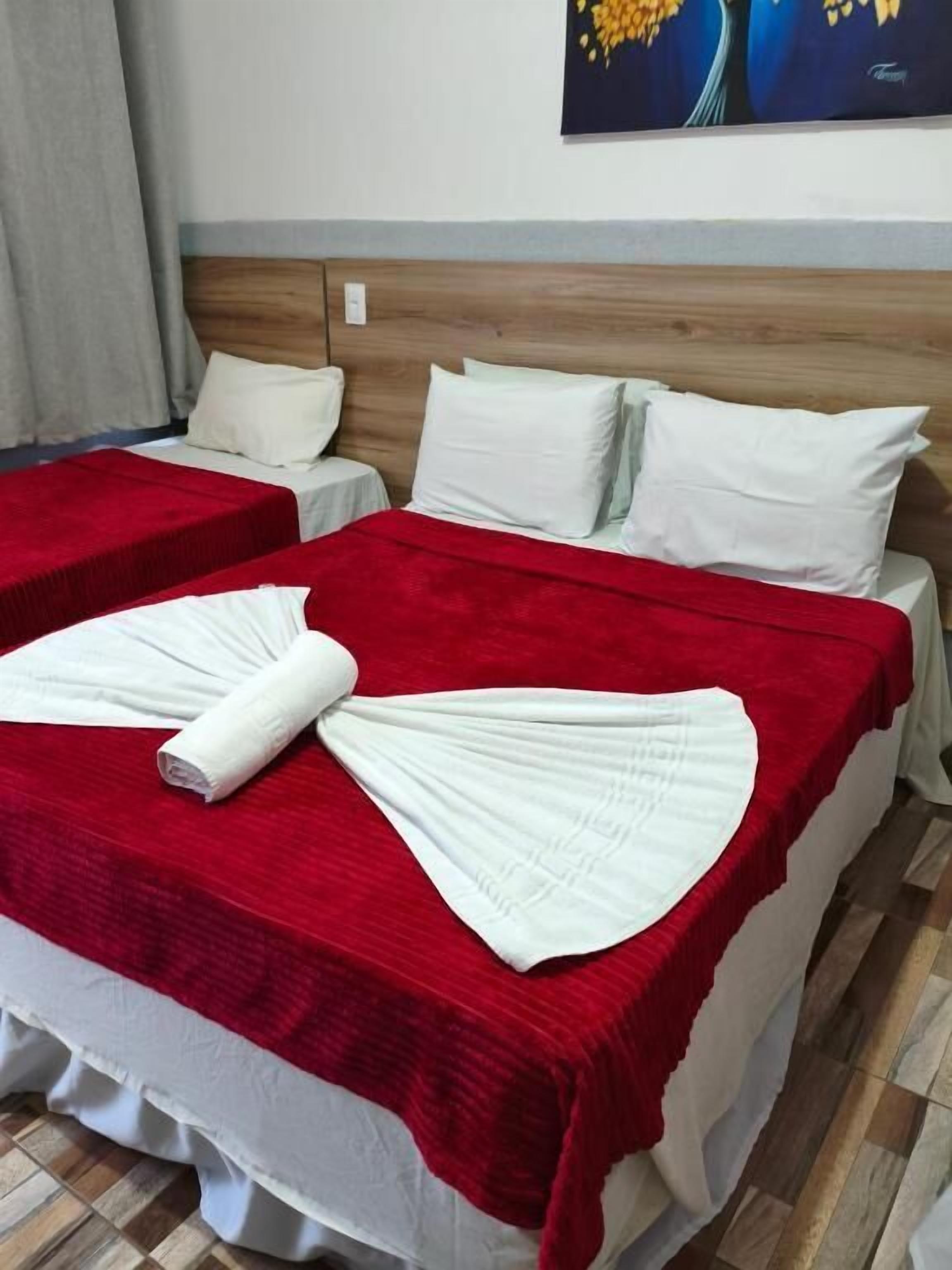 Quarto triplo | Escrivaninha, Wi-Fi de cortesia