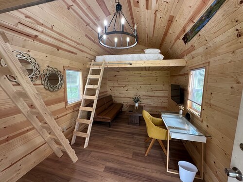 Charming Tiny home cabin with double loft