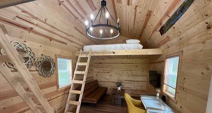 Charming Tiny home cabin with double loft