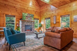 Smart TV, fireplace