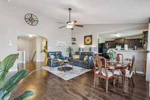 Smart TV, chimenea y videojuegos 