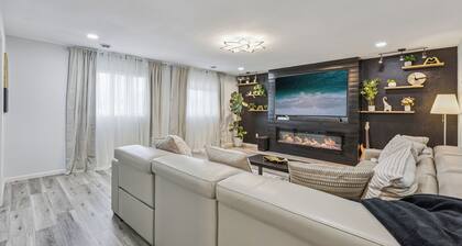 Valclyde Luxury Home. Spacious 5BR Retreat with Office & Gym