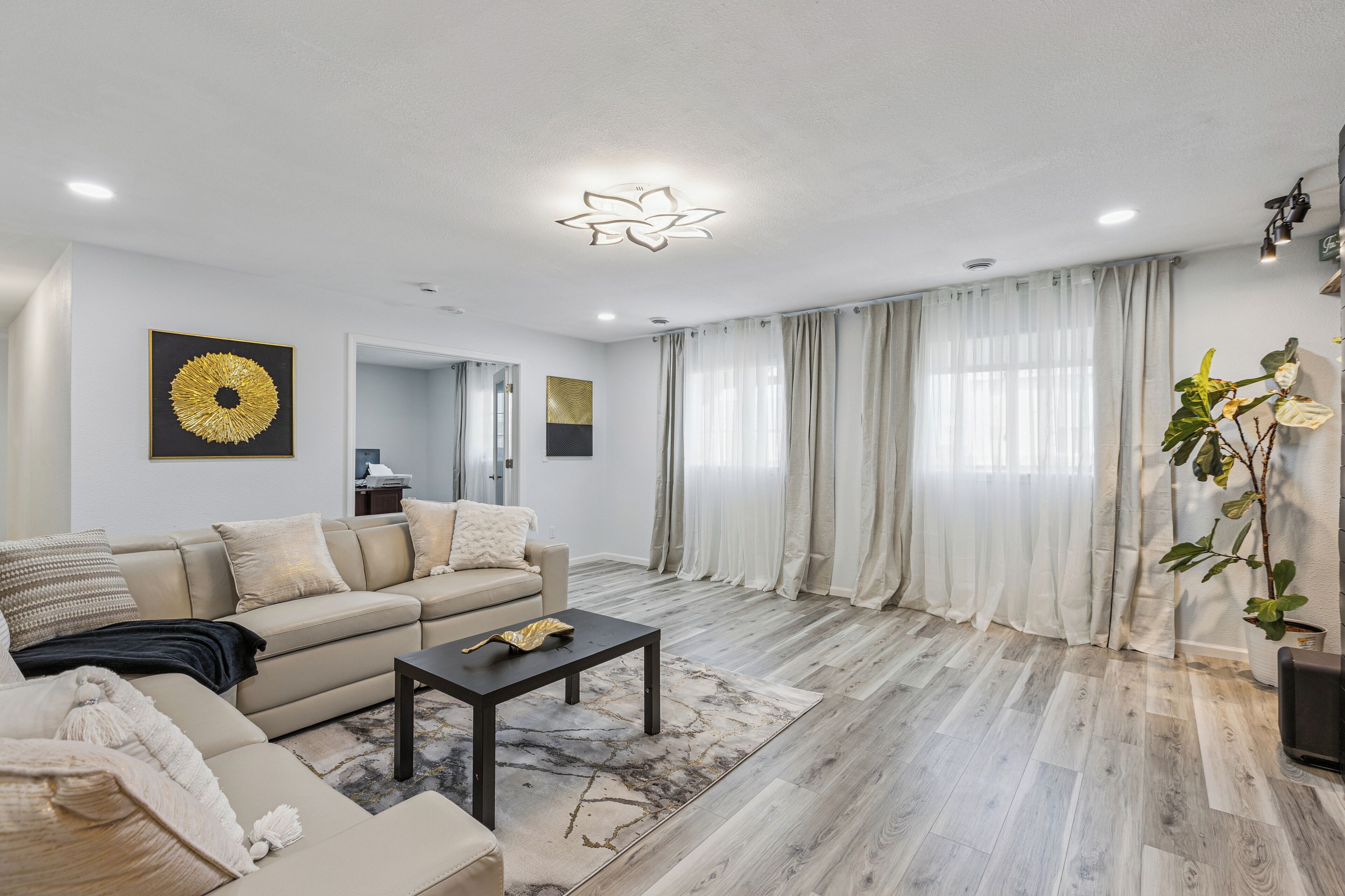 Smart TV, chimenea y videojuegos 