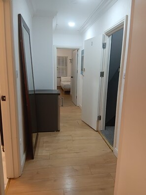 مكواة/لوح كي وواي فاي مجانًا