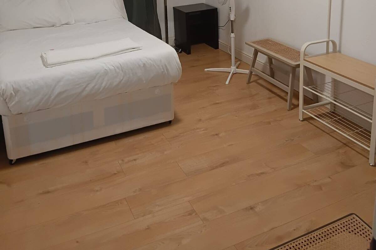 Iron/ironing board, WiFi (free)