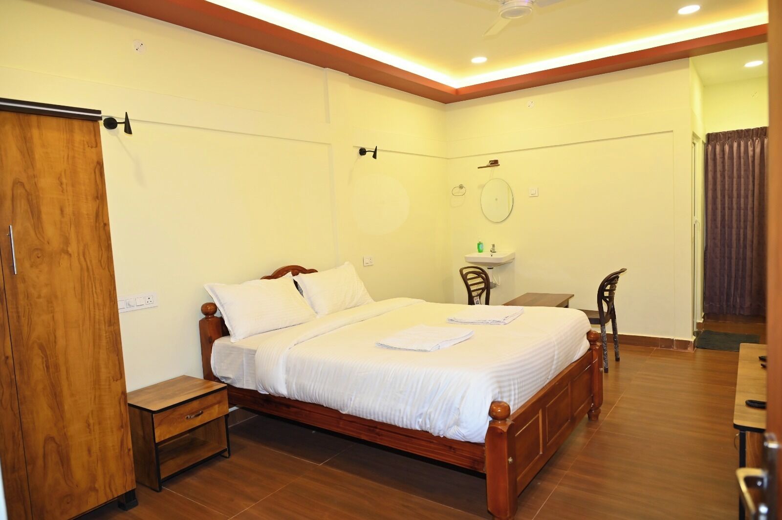 Standard Room, Garden View | Desk, laptop workspace, free WiFi