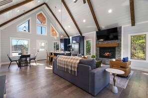 Smart TV, chimenea