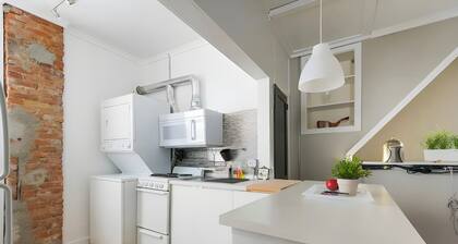 Penthouse @ Palmer Park W/D, AC, Fast WiFi, PrivateRoofDeck in Fabulous Fishtown