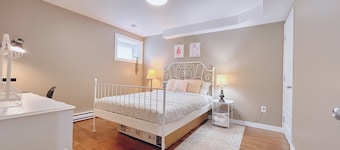 Private Basement + Self Check-in + Kids/Family + Parking