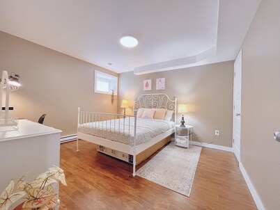 Private Basement + Self Check-in + Kids/Family + Parking