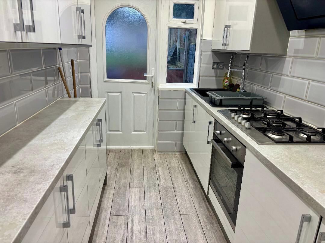 冰箱、微波炉、烤箱、炉灶