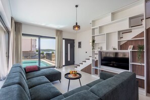 TV - Villa Emma with Pool and Sea View, Medulin, Croatia (Medulin)