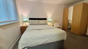 2 Schlafzimmer, Bügeleisen/Bügelbrett, kostenloses WLAN, Bettwäsche