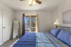 2 makuuhuonetta, silitysrauta/-lauta, vauvan matkasänky, Wi-Fi