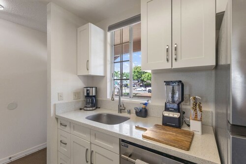 Central Island Living | AC, Parking, Kitchen, W/D