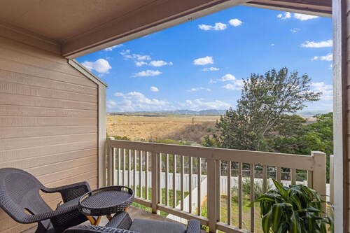 Central Island Living  AC, Parking, Kitchen, W/D