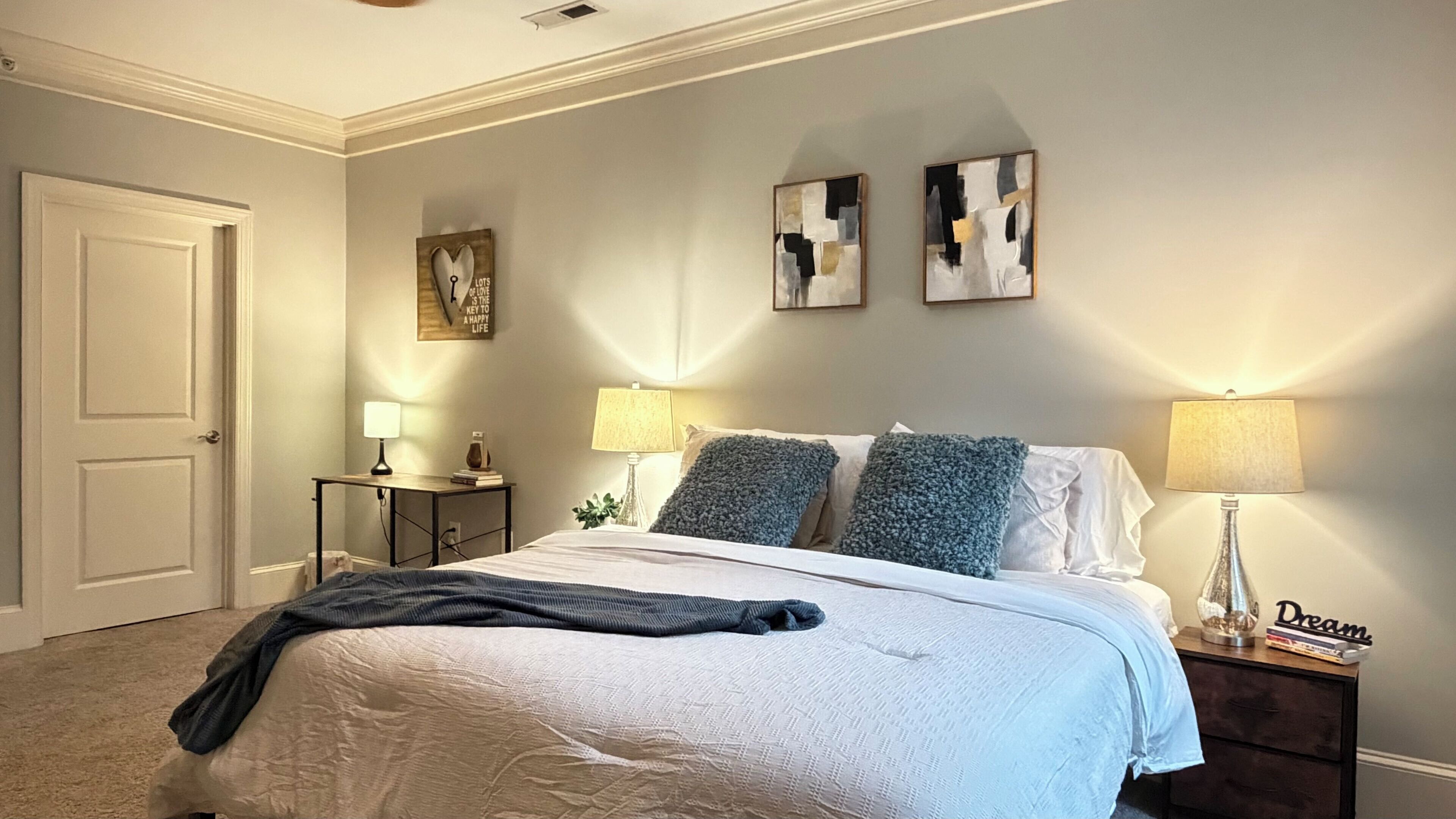 1 多间卧室、熨斗/熨衣板、WiFi、床单