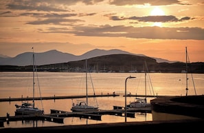 Marina - Oban Family Escape: Stroll Promenade, Explore Castles & Island Ferries (Oban)