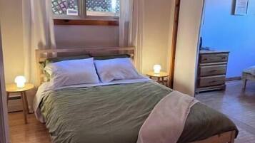 WiFi, bed sheets