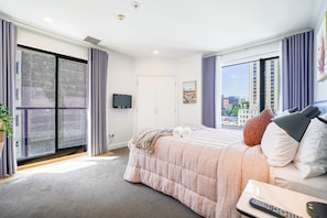 1 bedroom, in-room safe, iron/ironing board, free WiFi