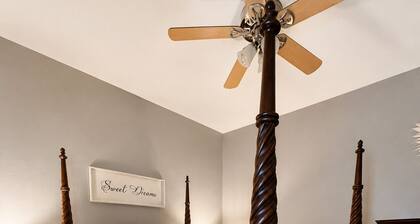 Private Pool Suite —5 Min to Cartecay Tubing, Wineries & Wedding Venues!