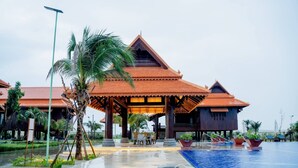 Kolam renang outdoor