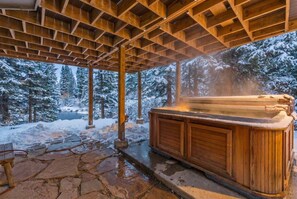 Baignoire à remous extérieure