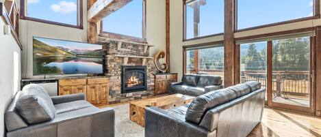 Téléviseur, foyer, bureau