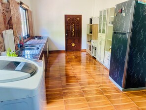 Fridge, microwave, stovetop, coffee/tea maker