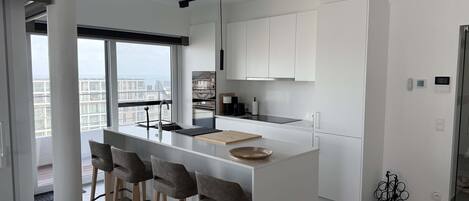 Micro-ondas, fogão, cooktop, lava-louças