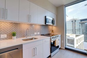 Fridge, microwave, oven, stovetop