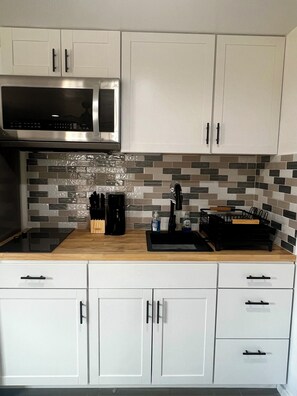 Four à micro-ondes, surface de cuisson