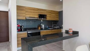 Fridge, microwave, oven, stovetop