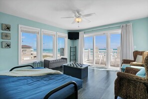 Travel cot, WiFi, bed sheets