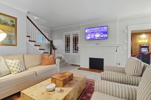 Télévision, cheminée