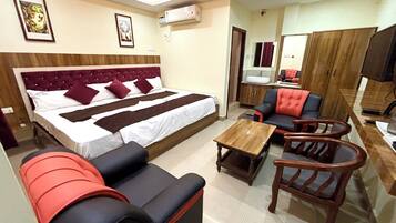 Suíte família | Roupas de cama antialérgicas, escrivaninha, Wi-Fi de cortesia