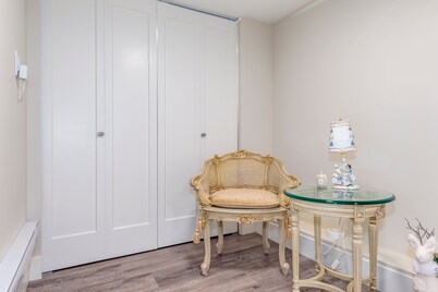 Telemark 18 - Ski in Walk out,  Short Walk to the Village, New Listing!