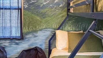 3 bedrooms, internet, bed sheets