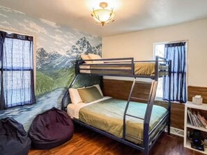 3 bedrooms, internet, bed sheets