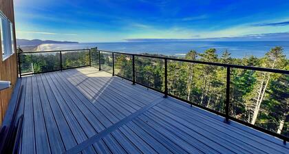 Breathtaking ocean and bay views, 5-bedroom duplex in Oceanside's highest point.