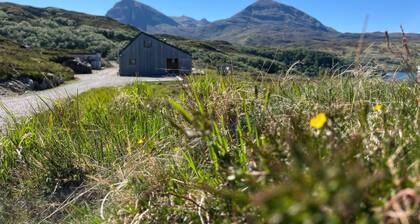 White Cairn - UK50484