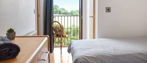 4 bedrooms, free WiFi